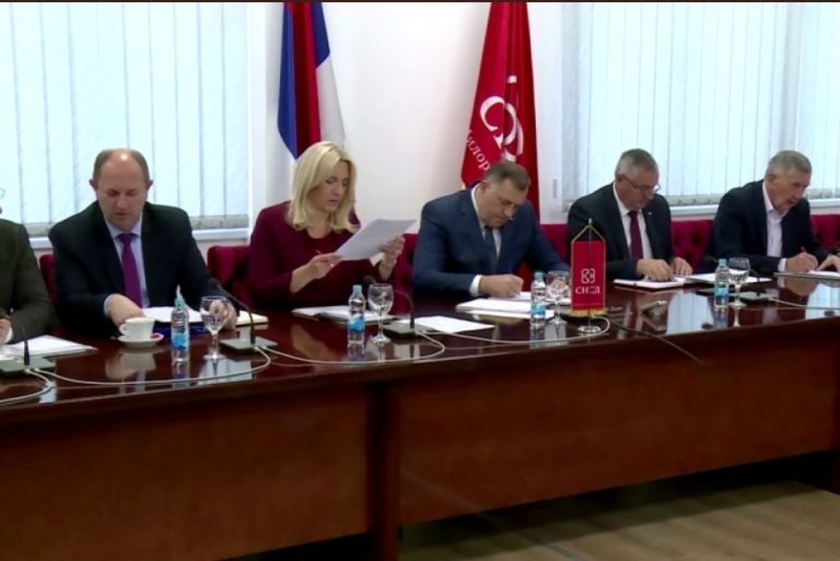 ​KRAJ CRVENIH LINIJA? Državna imovina i NATO na stolu za pregovore o sankcijama.