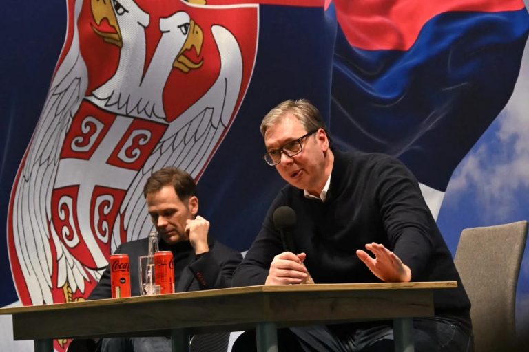 ​”Slučaj ‘Sarajevo safari’: Vučić demantuje povezanost i osporava legitimitet suda.”