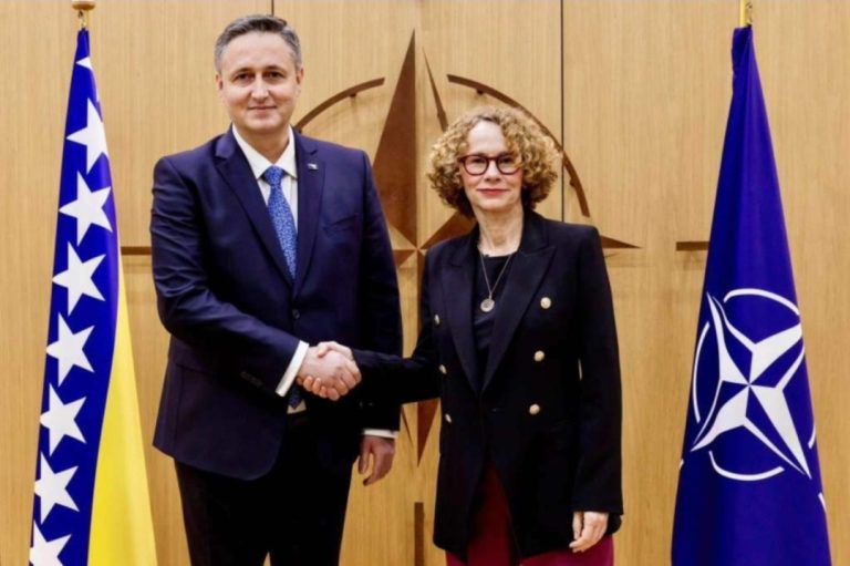 ​DIPLOMATSKI ZASTOJ: NATO zvaničnici insistiraju na unutrašnjem konsenzusu u Bosni i Hercegovini.