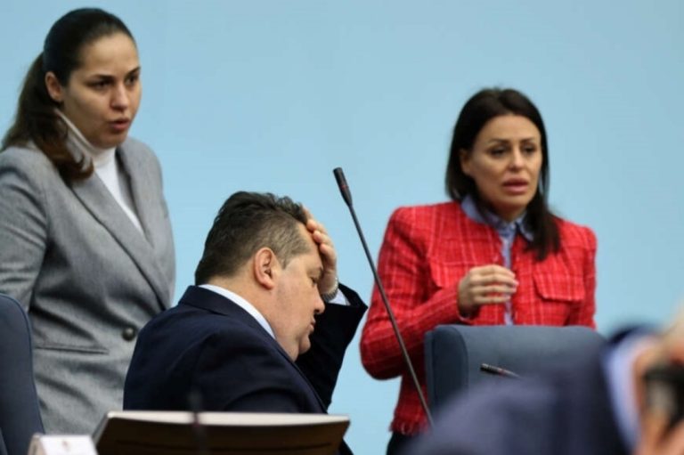 GLASNA I NEUSTRAŠIVA: Da li je Stevandić dobio konkurenciju u sopstvenim redovima?