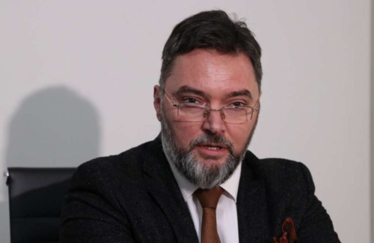 KOŠARAC UPOZORAVA: Trojka neka ne slavi, Bakir se vraća