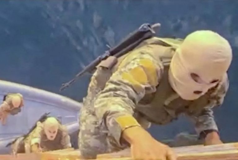 ​FILMSKA ZAPLJENA: Pogledajte kako su iranski komandosi upali na tanker