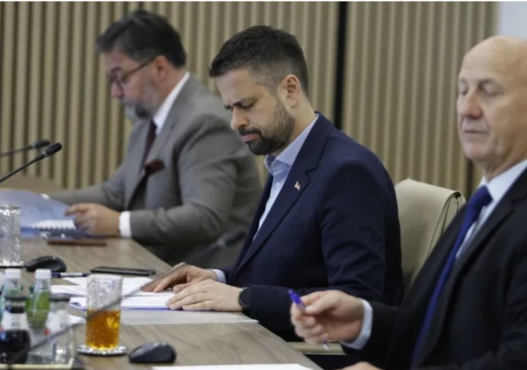 ​Slijedi li potpuni kolaps u Vijeću ministara BiH? Sukob RS i FBiH oko poravnanja blokira milionski projekat