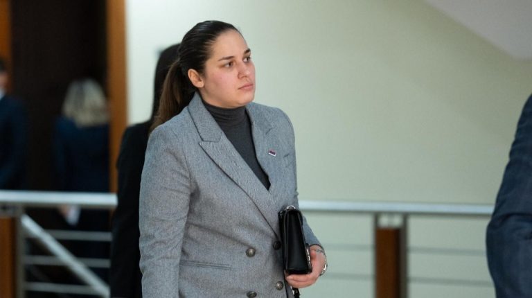 ​MUP RS vrši istragu: Detalji udesa u kojem je uništeno službeno vozilo Narodne skupštine