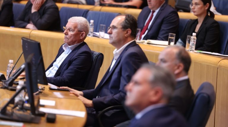 ​Zeleno svjetlo za izmjene Zakona: Državni službenici dobivaju veće plaće