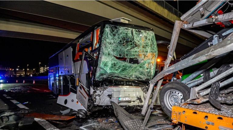 ​Autobus iz BiH učestvovao u teškom udesu u Njemačkoj: Povrijeđeno najmanje 15 osoba