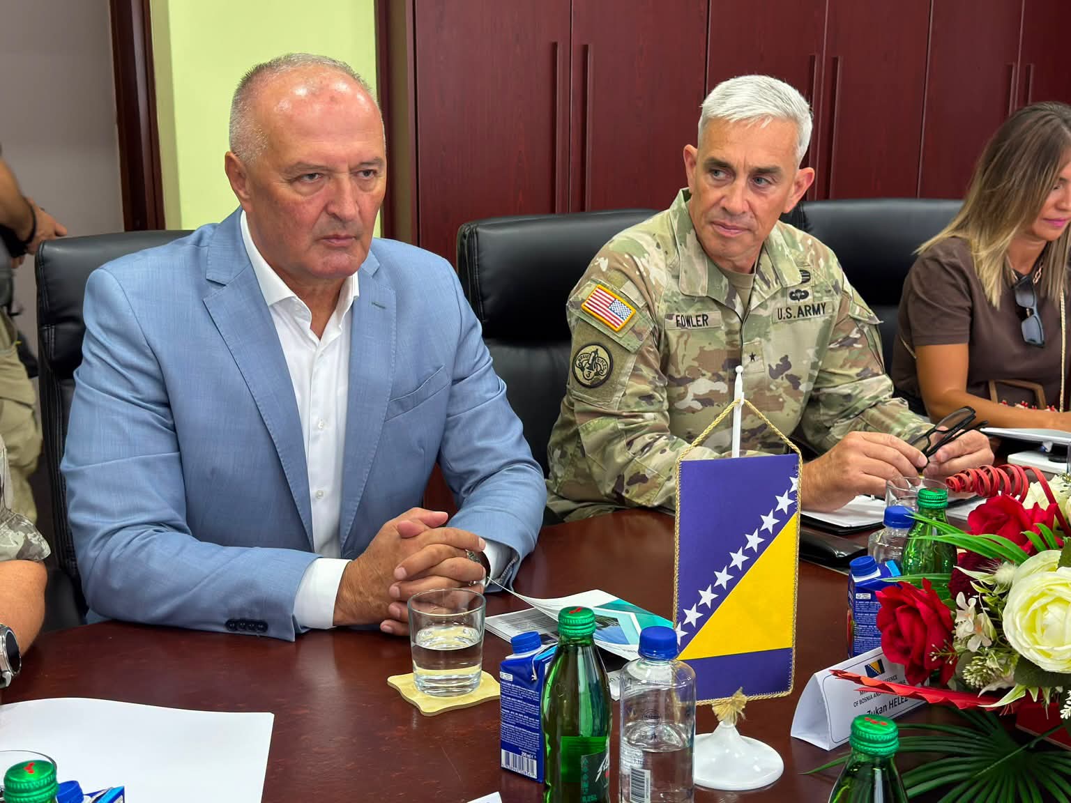 Reakcija na pritiske iz Beograda i Banja Luke: Šta stoji iza najnovijeg odgovora Zukana Heleza?