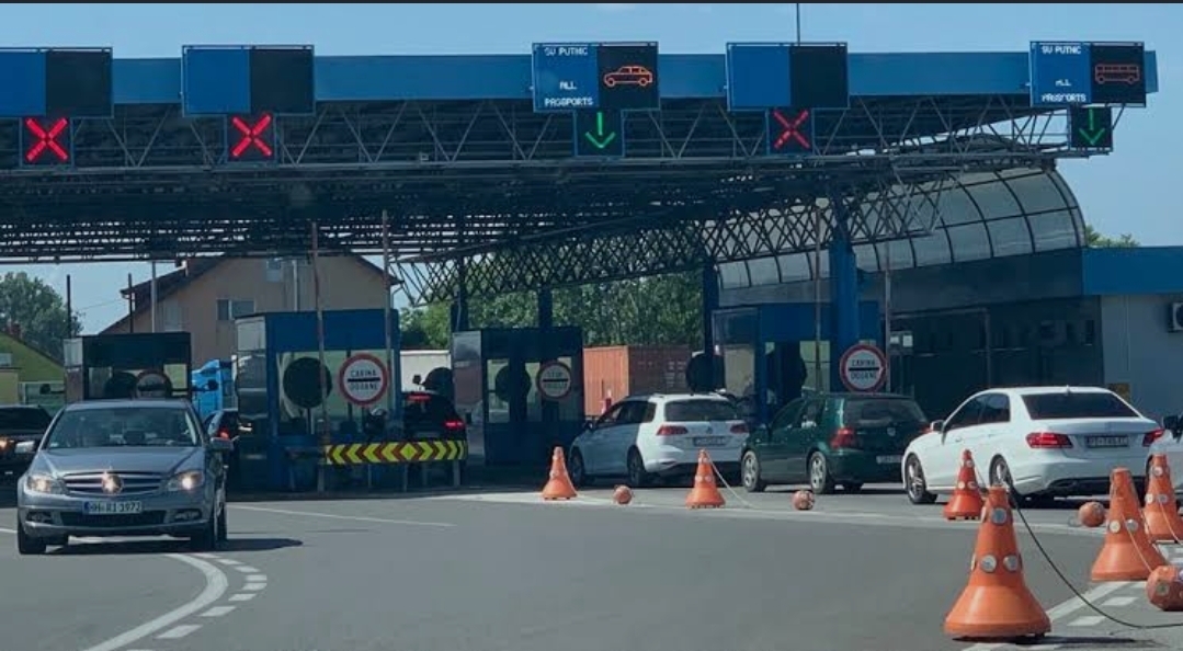 ​Uhapšen državljanin Mađarske: Policija ispod automobila pronašla skriveni teret